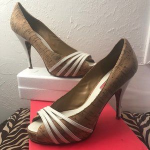 BETSEY JOHNSON Jordan Pumps Cork Heels Sz 8 H4275 White Beige Sexy Open Toe S3